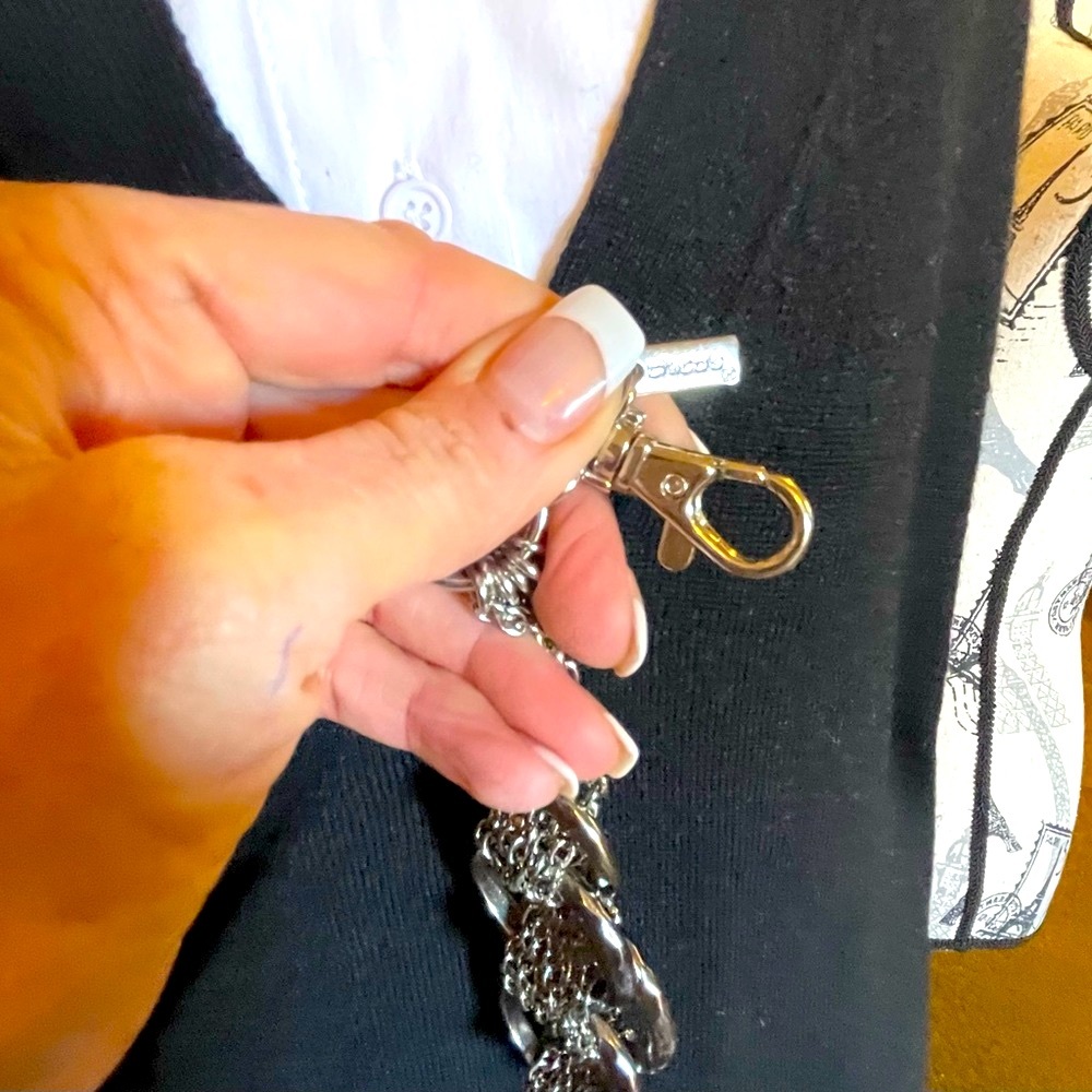 Chico’s textured disk & multi chain belt - Picture 4 of 6